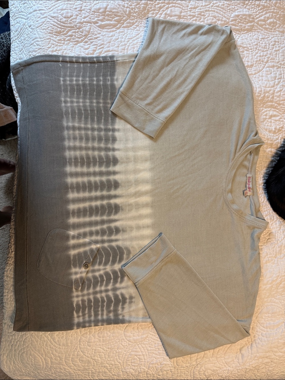 Woman’s Ombre Long Sleeve Crewneck Shirt - Grey Shades